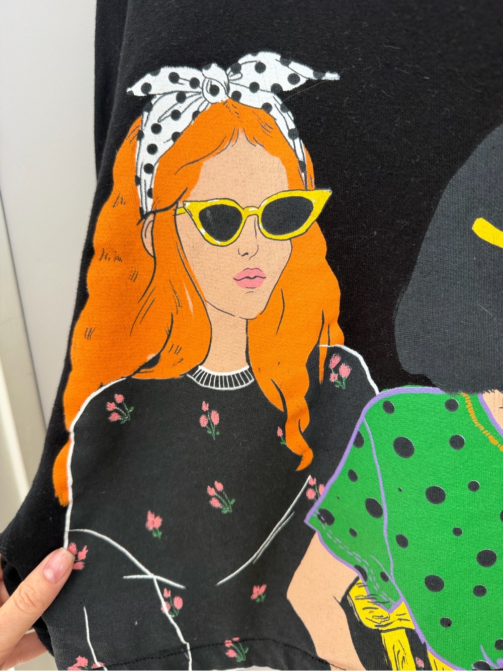 Zara Black Cropped Crewneck Sweater with Colorful Girls Illustration S - Picture 3 of 7